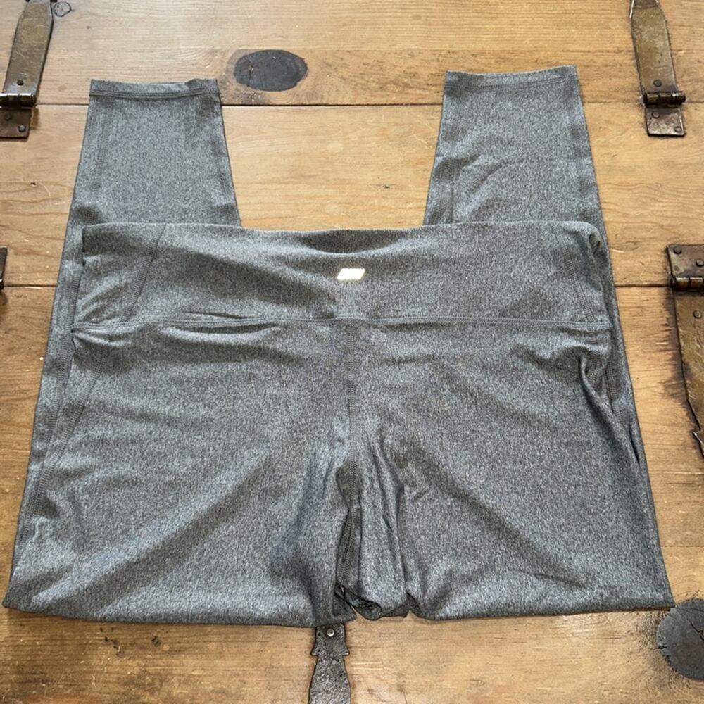 Woman’s Amazon Essential Active Capri Leggings X-Large - Picture 6 of 8